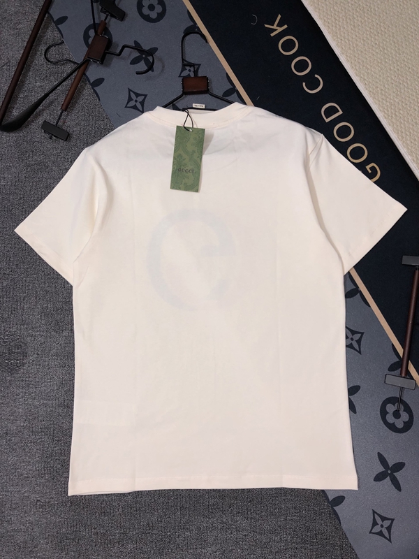 ブランドTシャツ全体デザイン